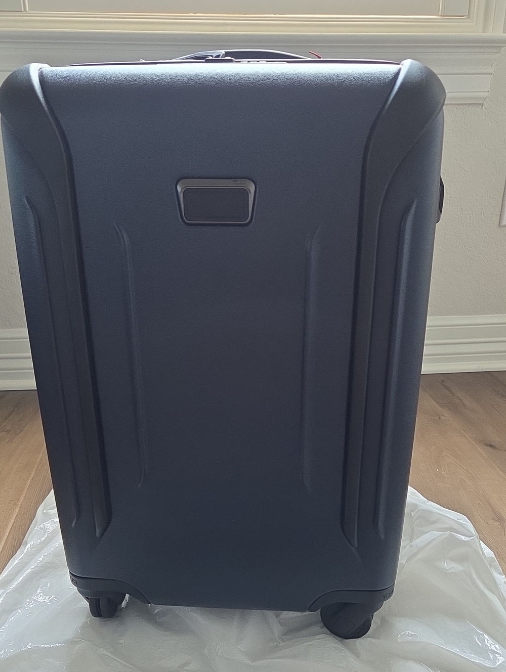 Tumi Hard-Shell Spinner International Carry On